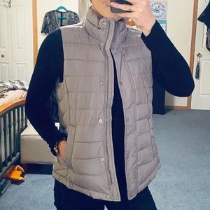 Light weight grey vest size small